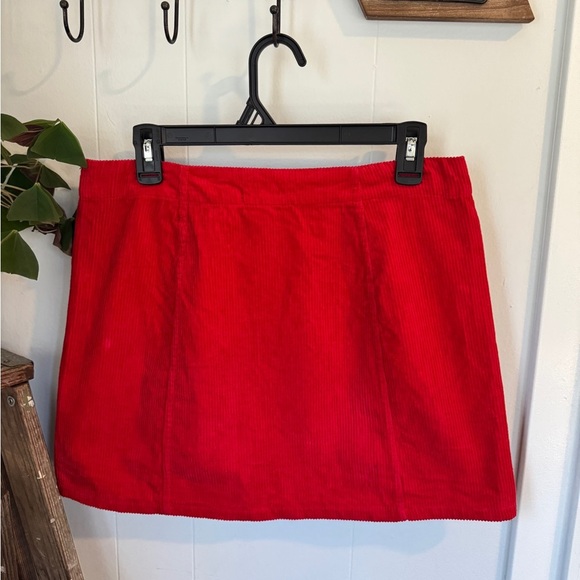 ❤️Rue21 Red Corduroy Zip-Front Mini Skirt ❤️ - Picture 3 of 6